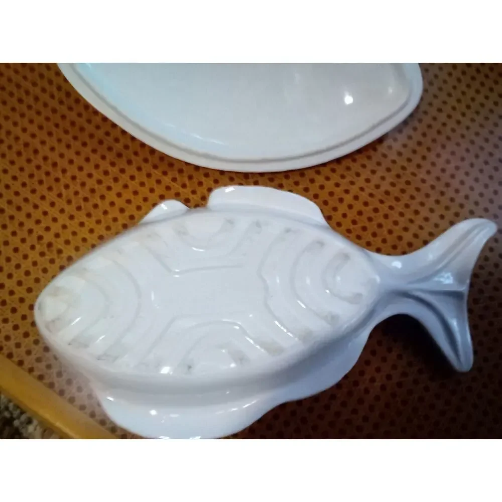 Vintage CALIF USA White Ceramic Ovenproof Fish Shaped Lidded Casserole Dish
